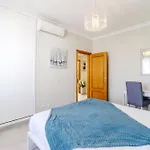 Pura Vida, Retreat *