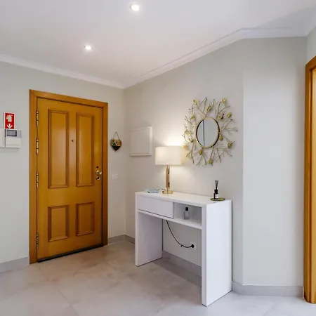 Pura Vida, Retreat Apartment Lagos